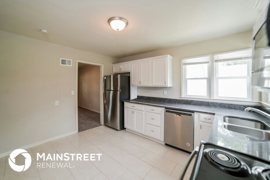 Building Photo - 4909 Norwood Ave