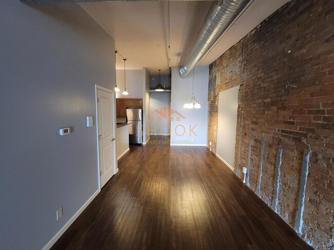 Building Photo - 102 N 3rd St