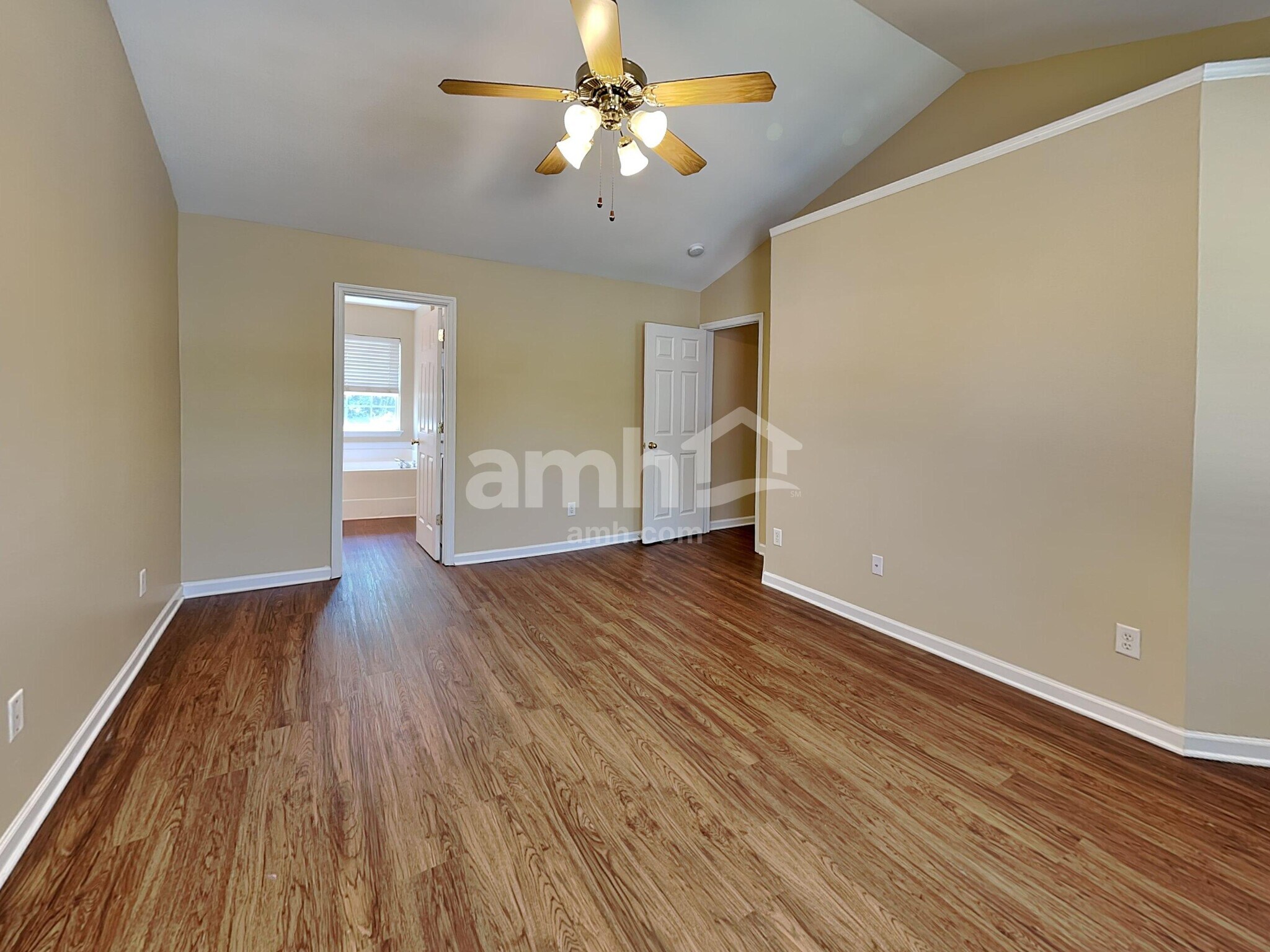 Building Photo - 2119 Ponty Pool Dr