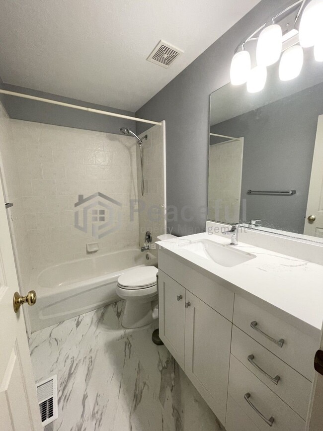 Building Photo - 6975 Kokopelli Ct