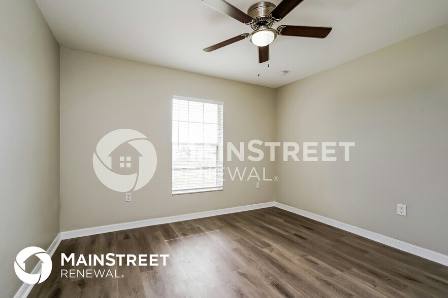 Building Photo - 2920 NE 3rd Ave