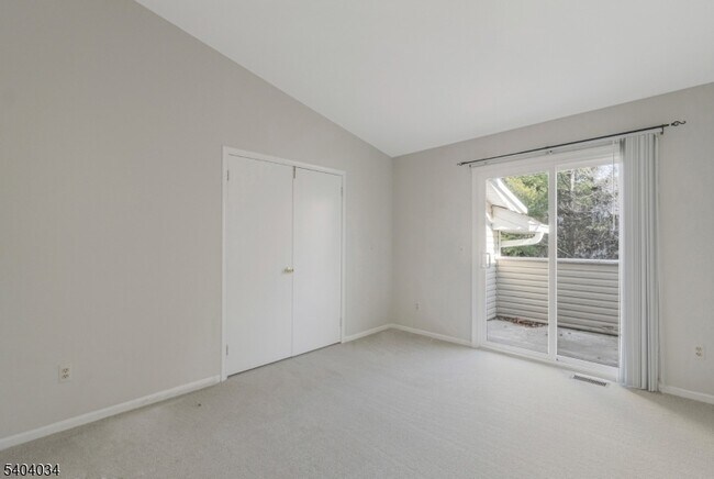 Building Photo - 20 Academy Ct