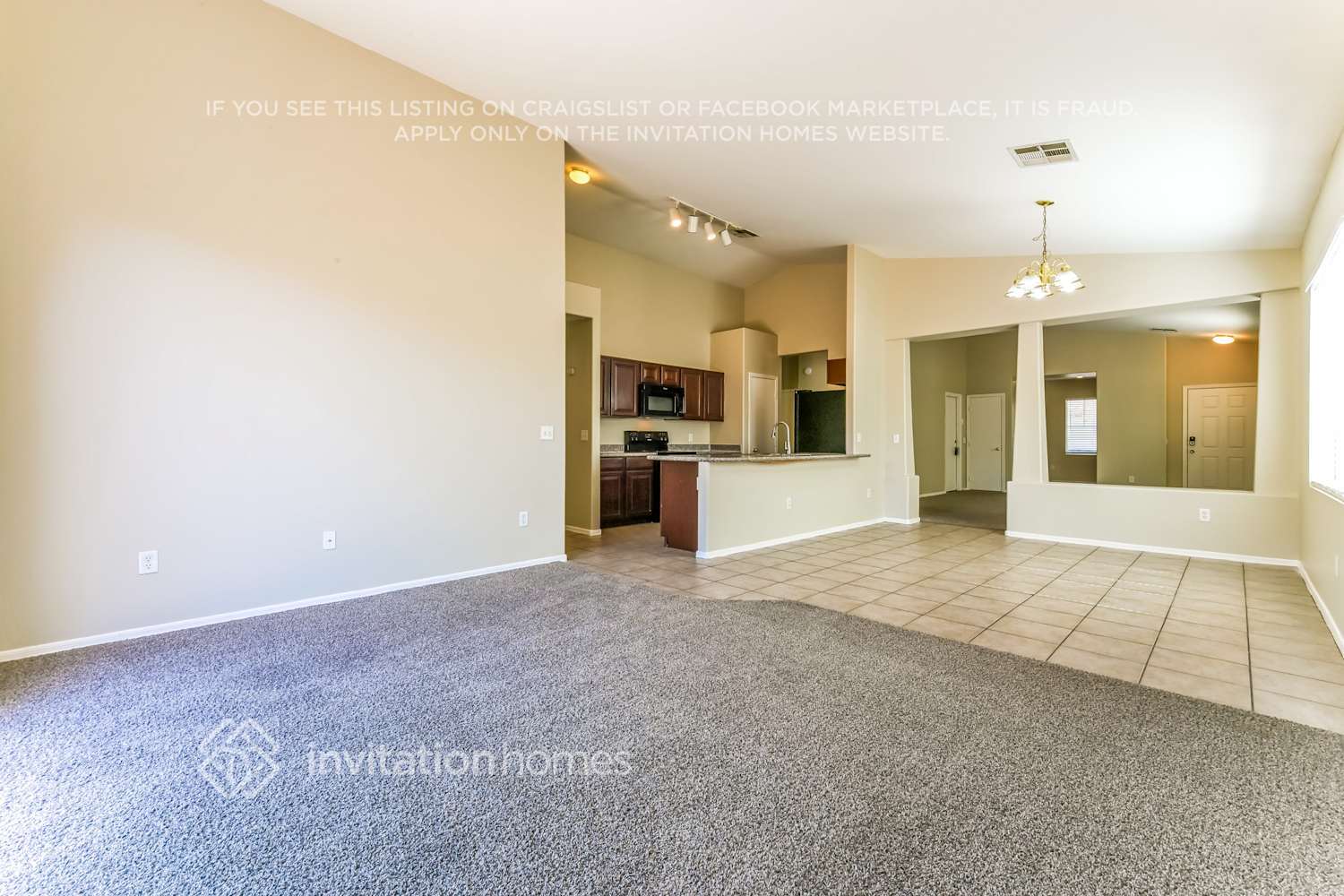 Building Photo - 7002 S 40th Ln