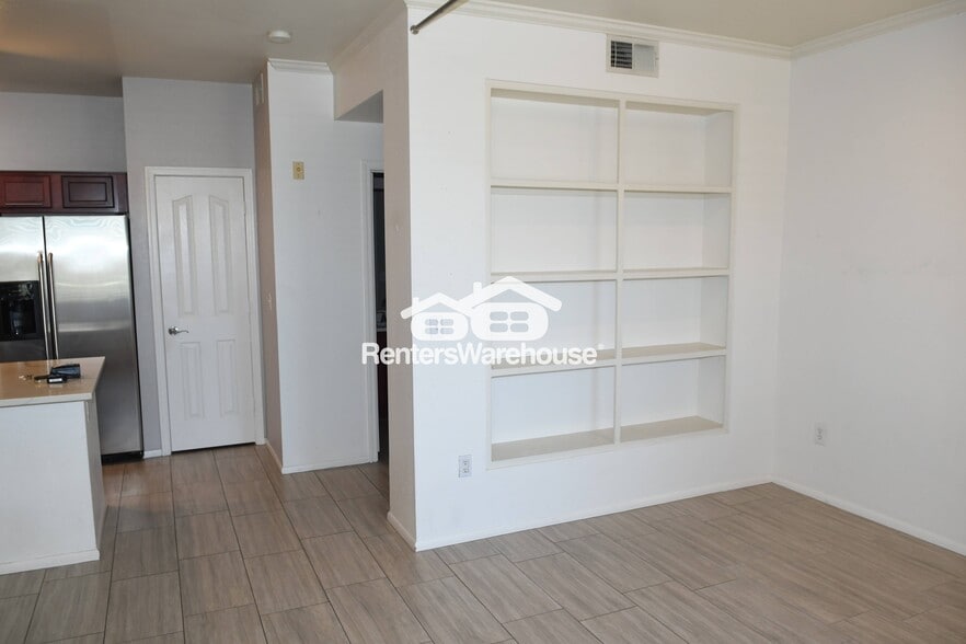 Building Photo - 16013 S Desert Foothills Pkwy