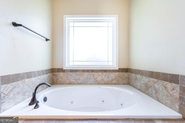 Building Photo - 203 Norfolk Cir