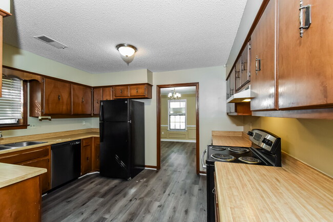 Building Photo - 928 Pheasant Hollow Dr