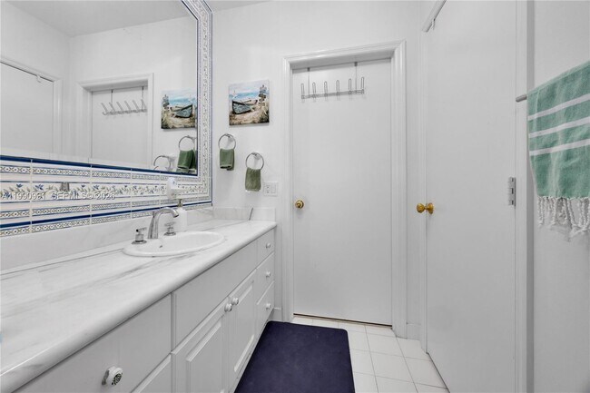 Building Photo - 6200 Granada Blvd