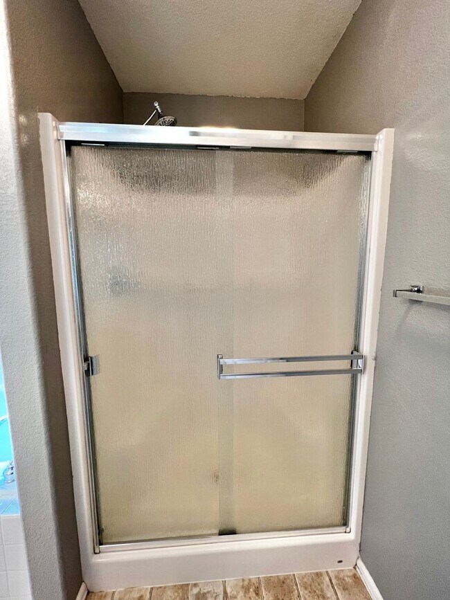 Building Photo - Beautiful 3 bed 2.5 Bath Home in East Loveland, CO!