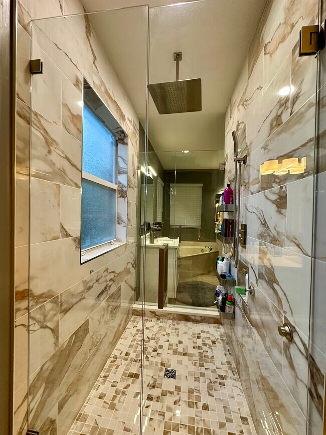 Building Photo - 9687 Springlake Cir