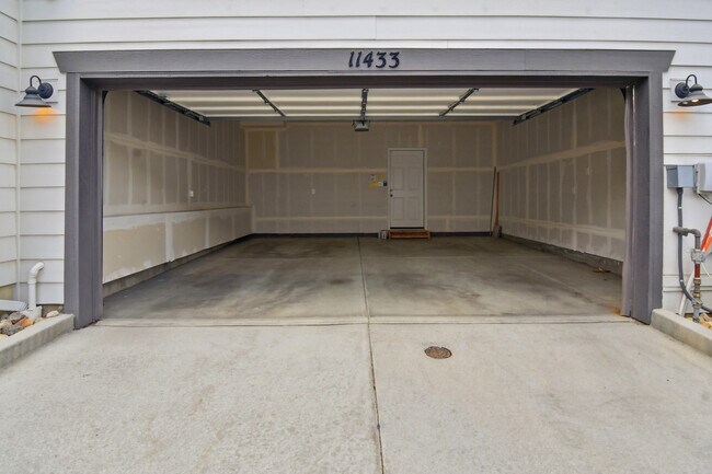 Building Photo - 11433 W Belleview Dr