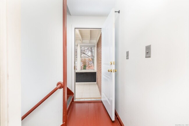 Building Photo - 43 Arnold Way