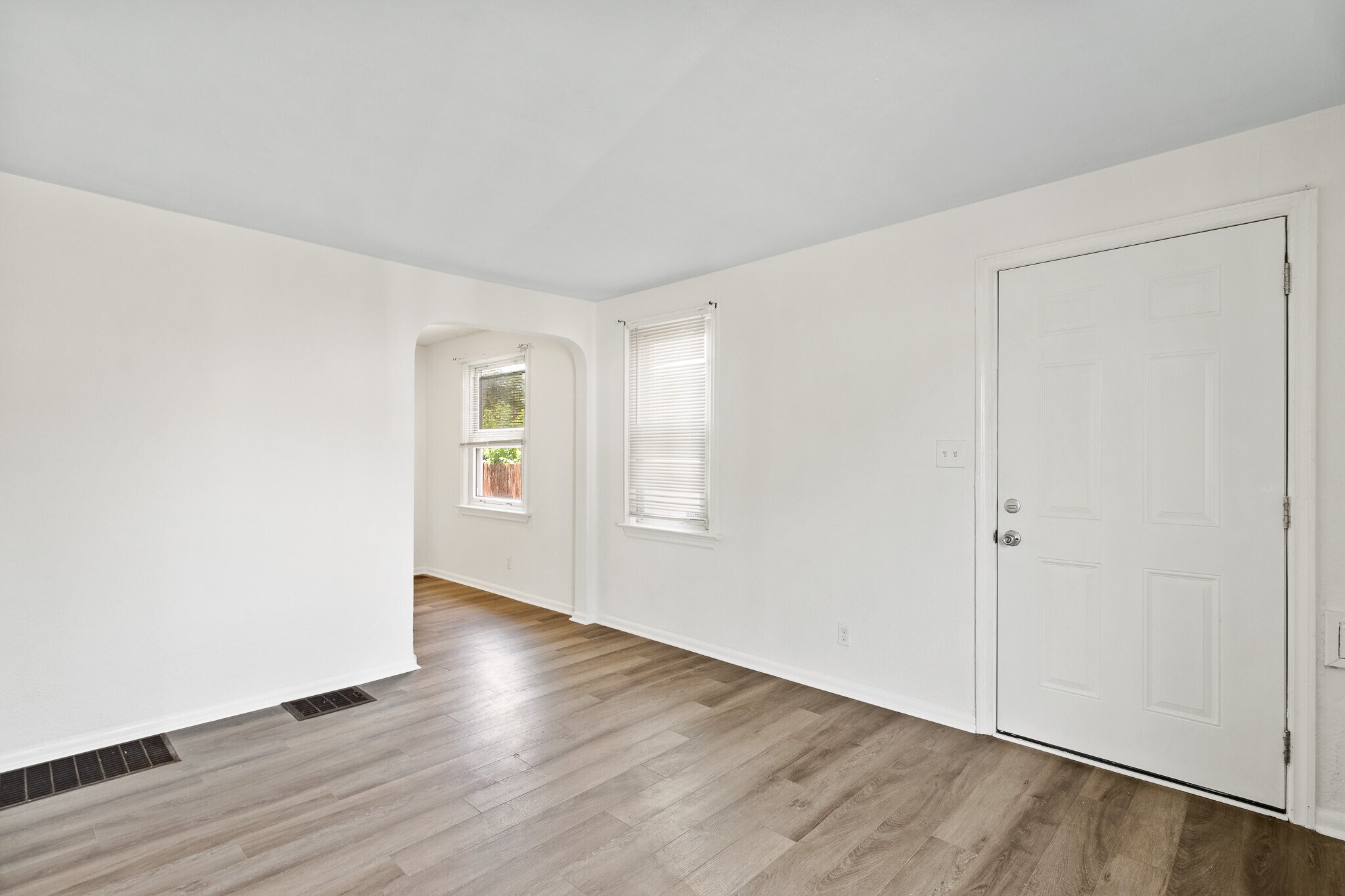 Living Room to Kitchen and Front Door - 1725 E Frankfort St