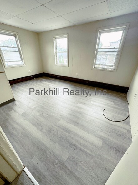 Building Photo - 2462 N Delaware Dr
