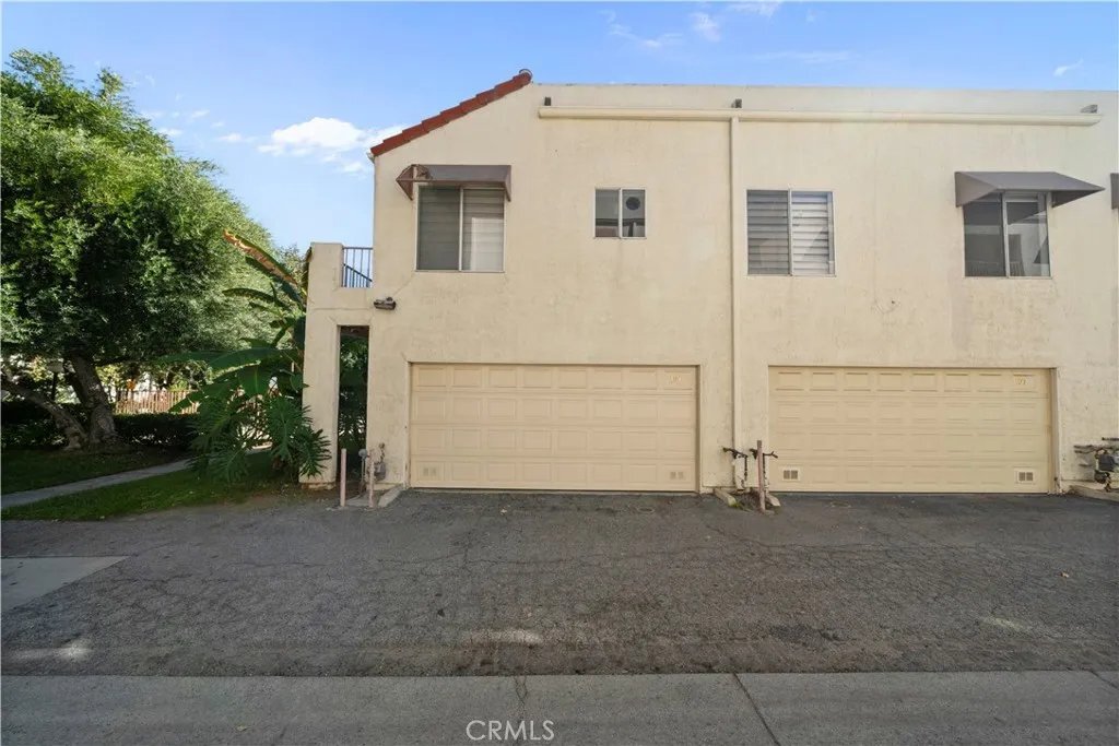 Building Photo - 12411 Osborne St