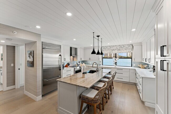 Building Photo - 19800 Sandpointe Bay Dr