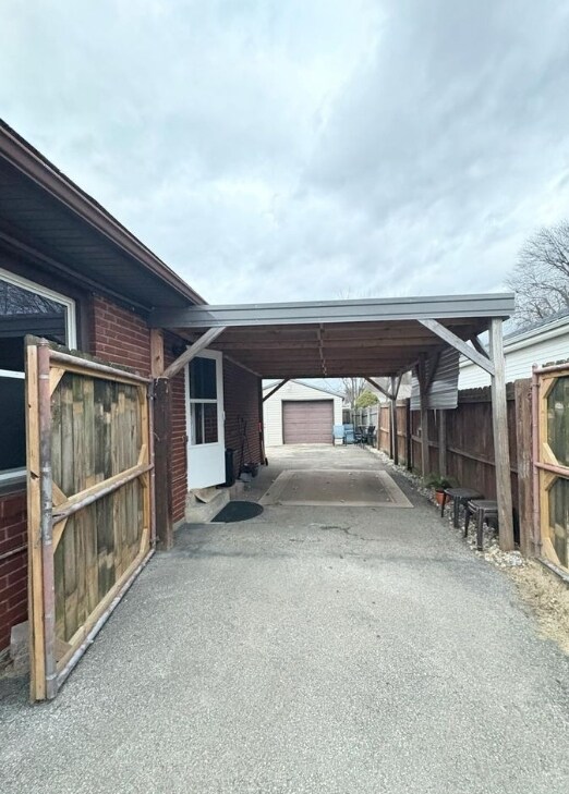 Building Photo - 1711 Kurz Way