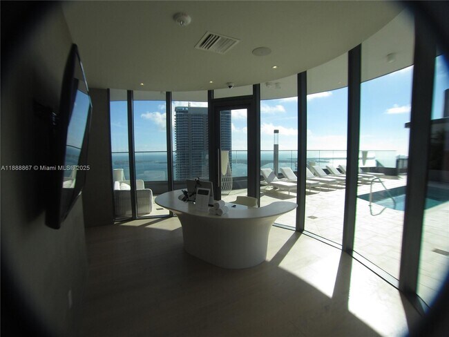 Building Photo - 1000 Brickell Plaza