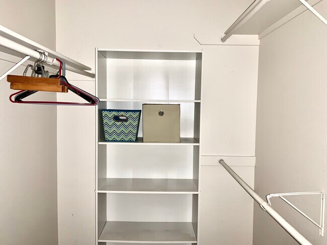 Building Photo - 12035 Alta Carmel Ct