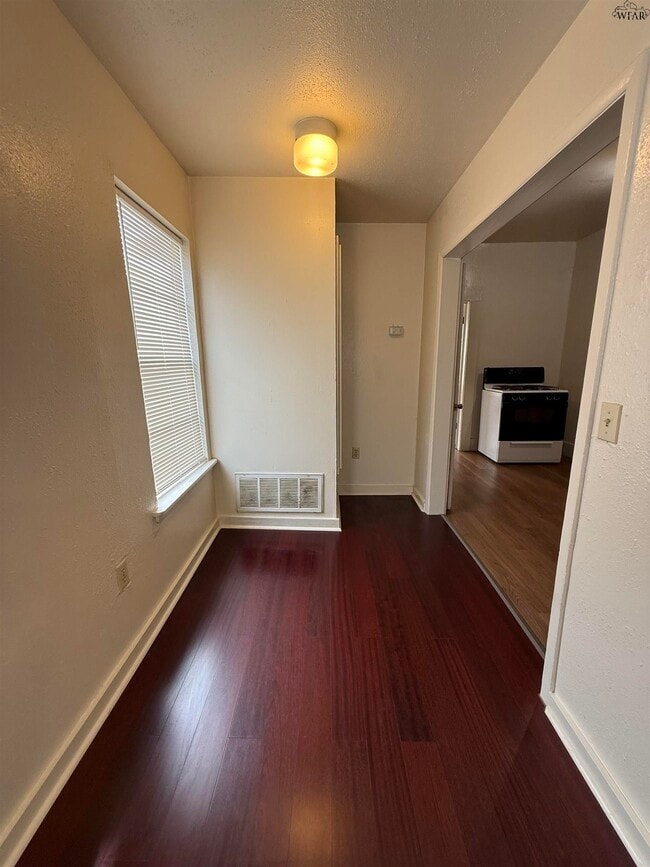 Building Photo - 2137 Avenue E