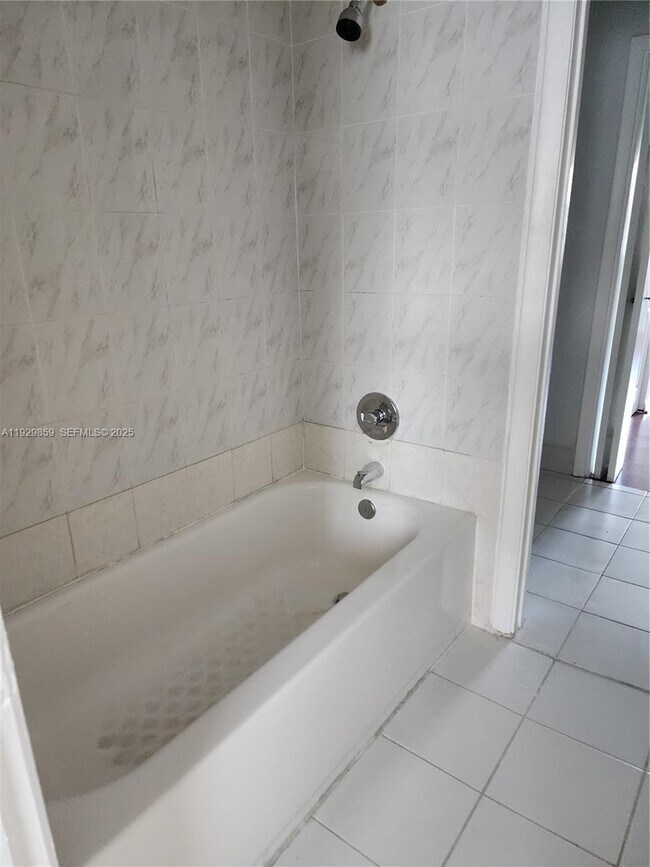 Building Photo - 401 SW 109th Ave