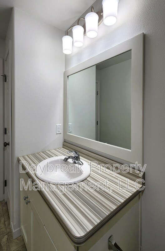 Building Photo - 2584 66th Ave S