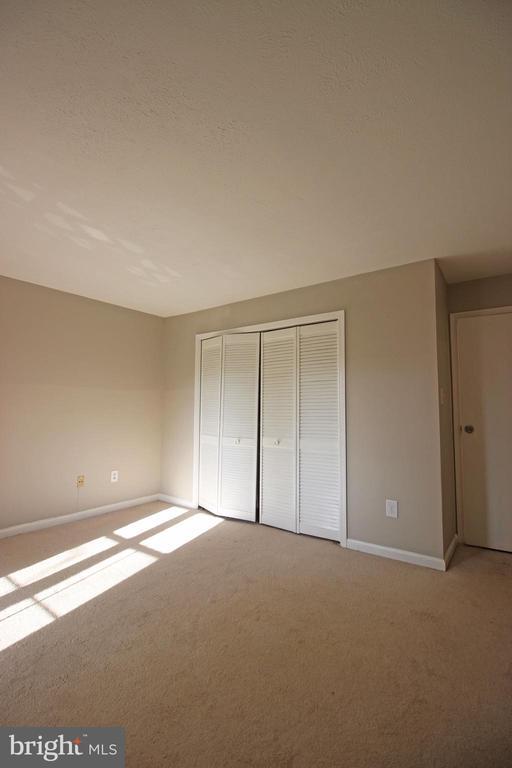 Building Photo - 10182 Oakton Terrace Rd