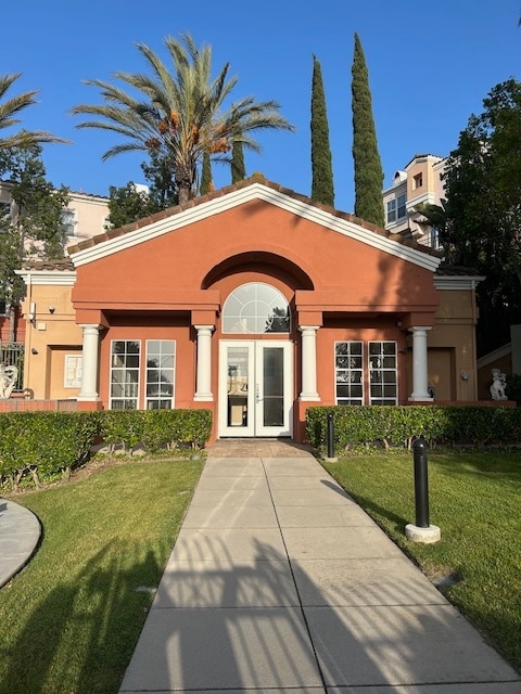 Building Photo - 1020 S San Marino Way