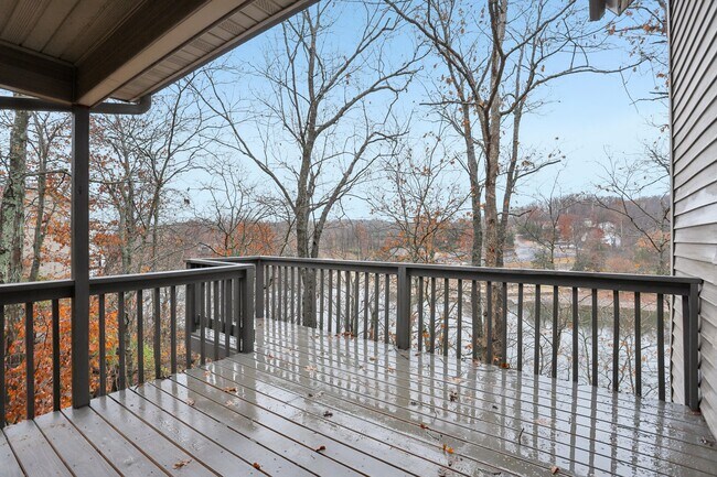 Building Photo - 1357 Lake Sherwood Dr