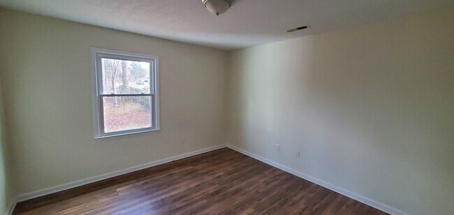 Building Photo - 1126 Easton Rd