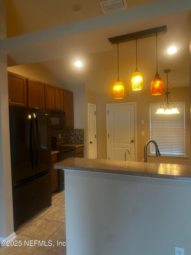 Building Photo - 45157 Ingleham Cir