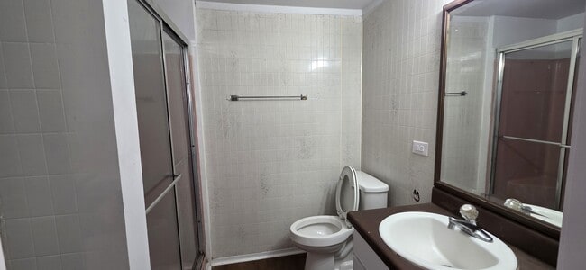 Building Photo - 1607 Warnke Rd NW