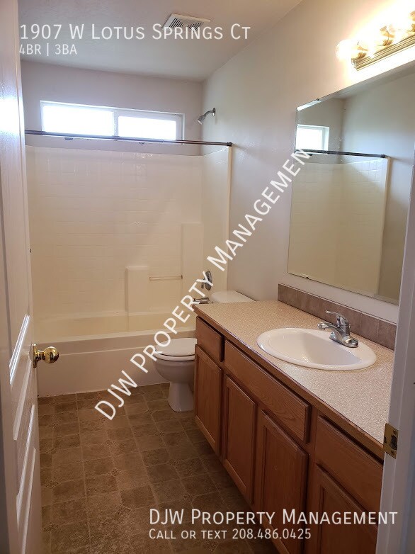 Building Photo - Great South Nampa Home In A Quiet Cul-De-S...