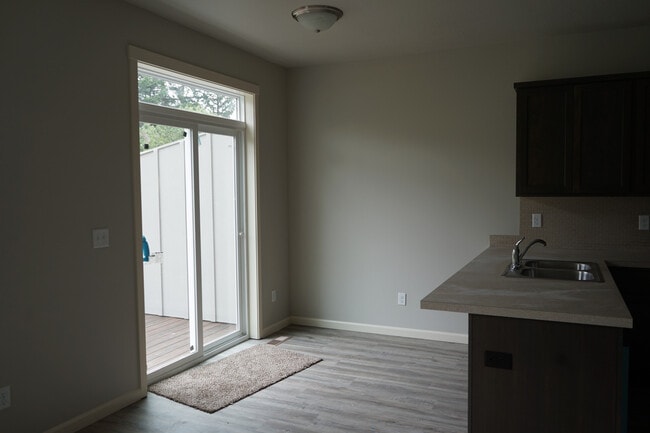 Building Photo - r205CloverDaleRoad
