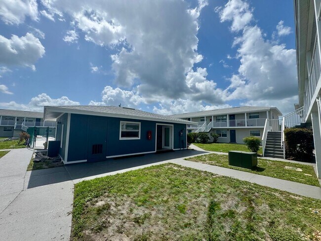 Building Photo - 1 Bed/1 Bath Ground Floor Condo in recentl...