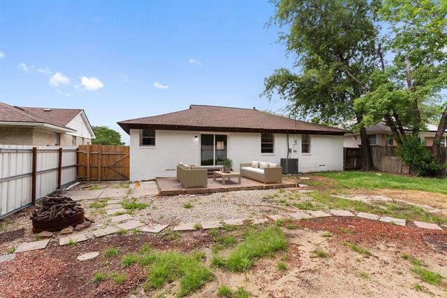 Building Photo - 1408 Juanita St