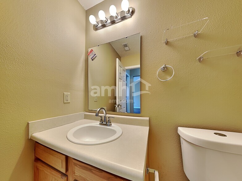 Building Photo - 15260 Fawn Meadow Dr