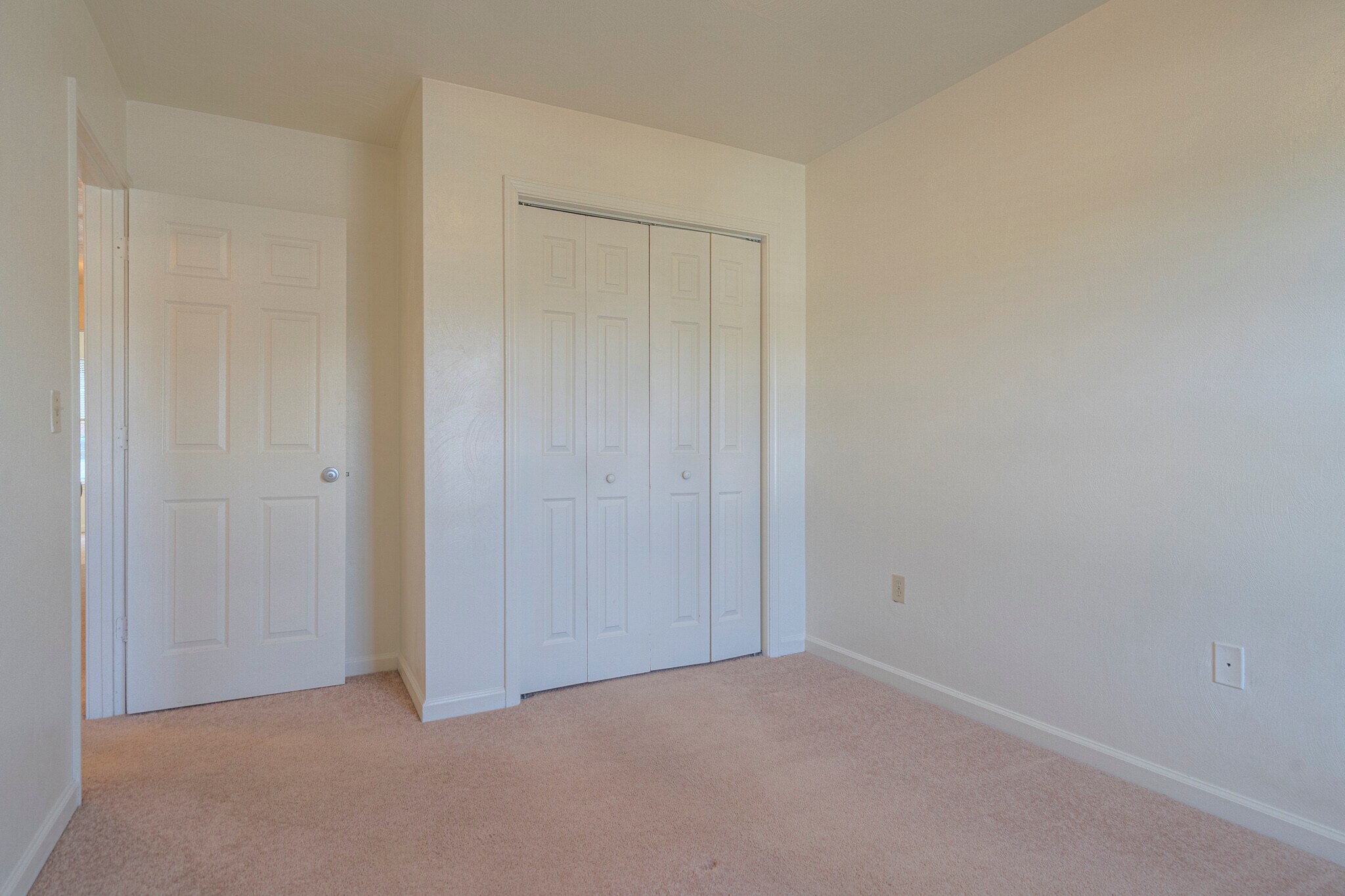 Building Photo - 852 Patrick Henry Dr