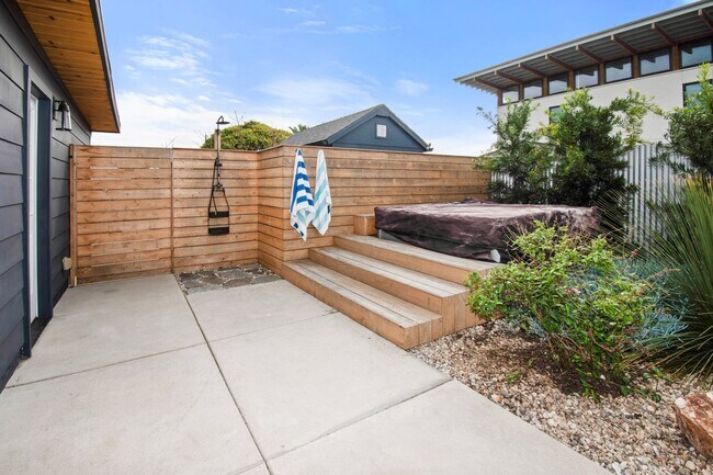 Building Photo - 764 4th St