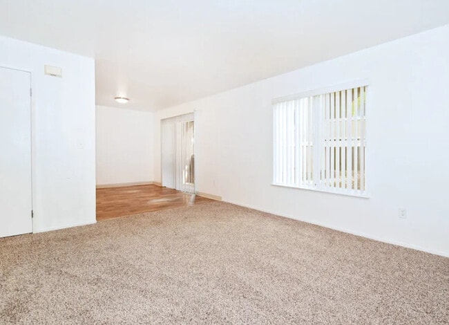 Building Photo - Oak Ridge Apartments