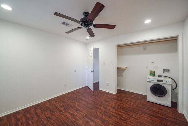 Building Photo - 4529 Rosemont St