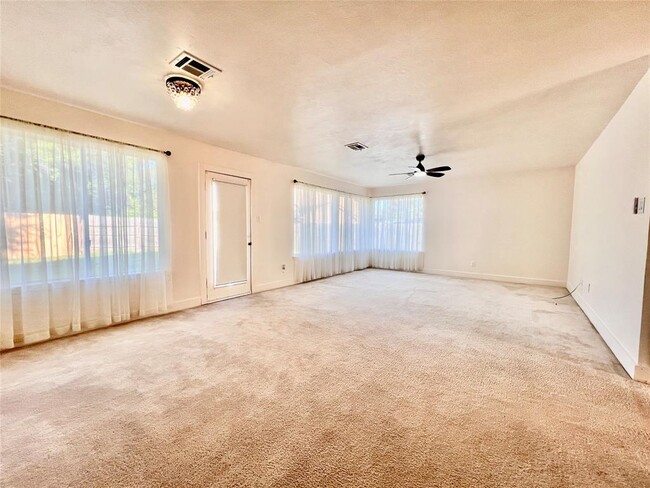 Building Photo - 5015 Summit Lodge Dr