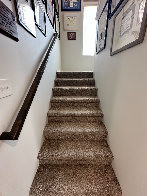 Building Photo - 1860 SW Sharpshinned Ave