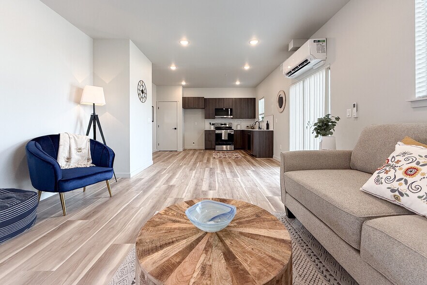 Building Photo - Grandridge Meadows Lofts