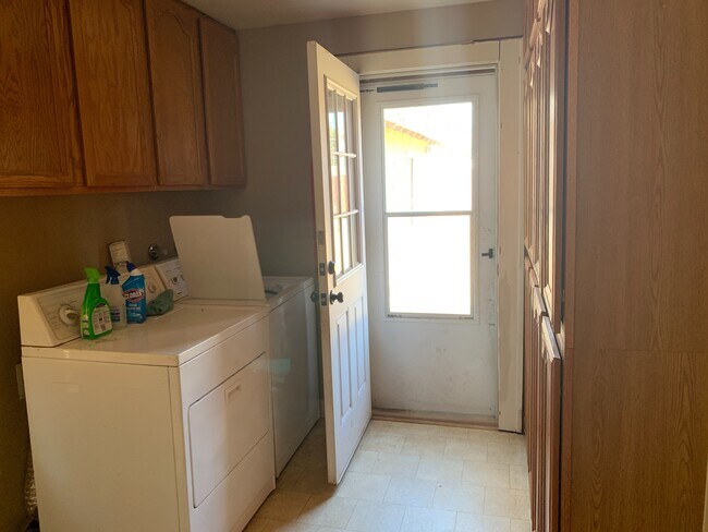 Building Photo - 2708 22nd St