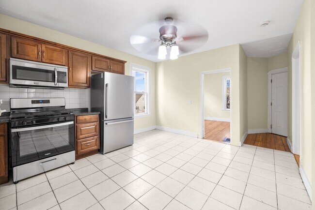 Building Photo - 427 Ferry St