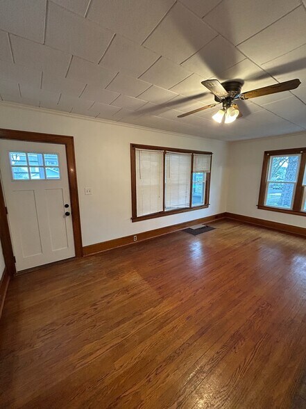 Building Photo - 415 Whittier Ave