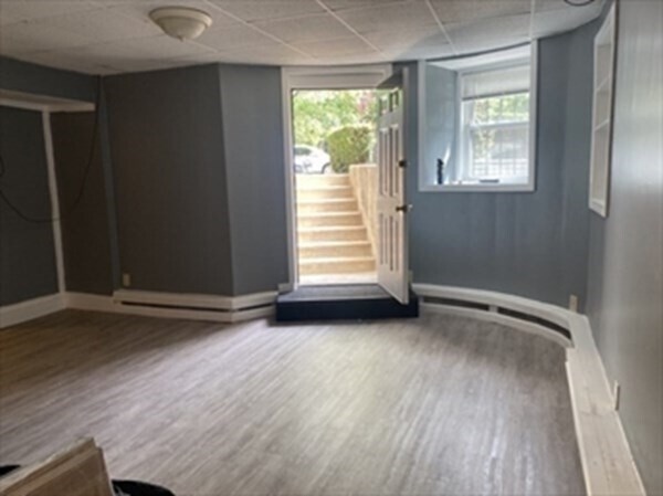 Building Photo - 1064 Beacon St