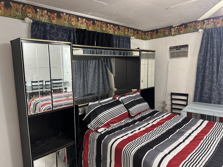 Building Photo - 2635 NW 205th St