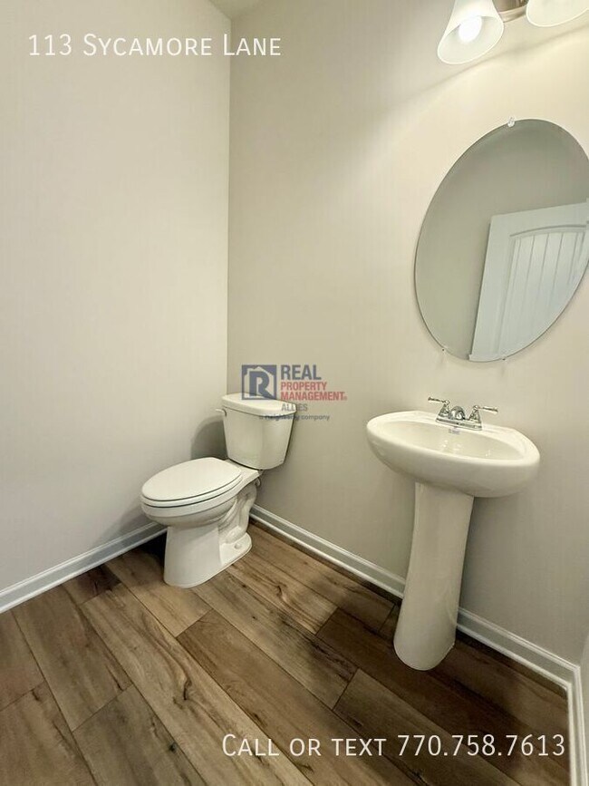 Building Photo - 113 Sycamore Ln