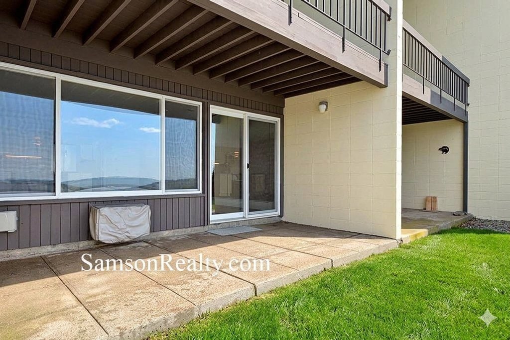 Building Photo - 400 Narragansett Pkwy